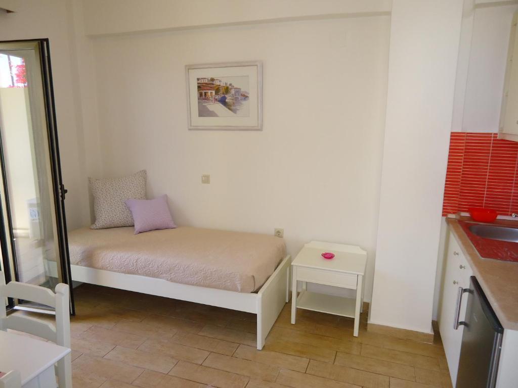 Almyra Apartments & Suites Sfakaki Room photo